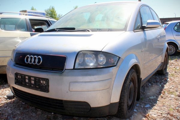 Fotel prawy Audi A2 2002 Hatchback 5-drzwi