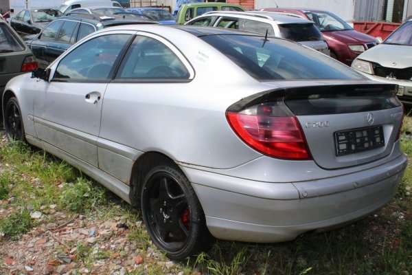 Drzwi Przód Lewe Mercedes C-klasa W203 2001 2.0i Kompressor Sportcoupe (gołe drzwi bez osprzętu)