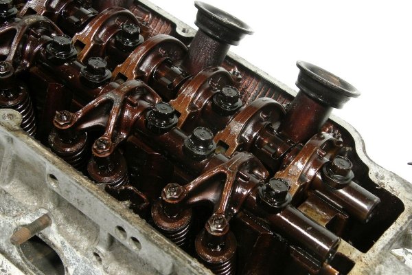 _Głowica Mitsubishi Carisma DA1A 1995-1999 1.6i 16V