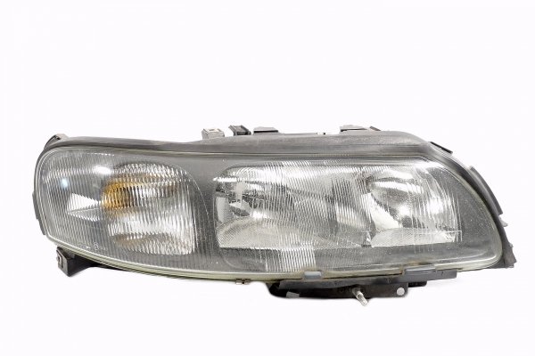 Reflektor prawy Volvo V70 2003 Kombi