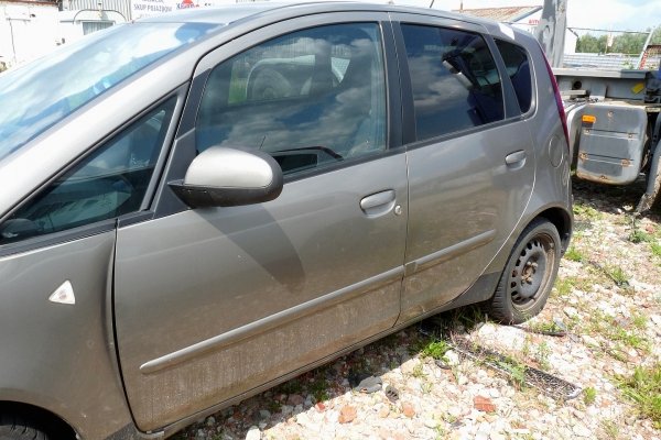 Wentylator chłodnicy Mitsubishi Colt VI Z30 2007 1.3i 16V 4A90 Hatchback 5-drzwi 