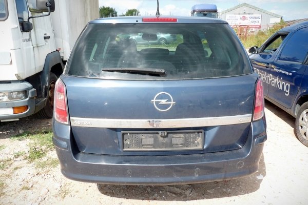 Drzwi przód prawe Opel Astra H 2010 Kombi (kod lakieru: GBI)