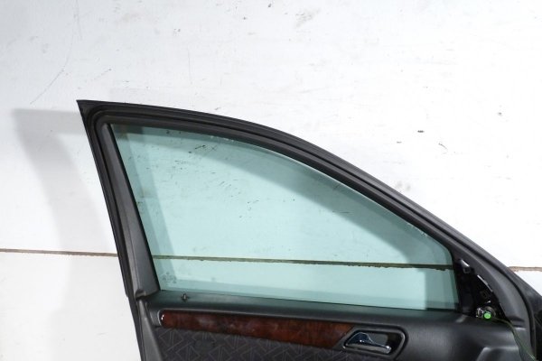 _Drzwi przód lewe Mercedes C-klasa W203 Lift 2004 Sedan (kod lakieru: 197)