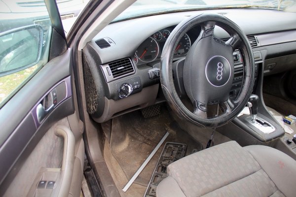 Drzwi tył lewe Audi A6 C5 2003 Lift Kombi (kod lakieru: LY5X)