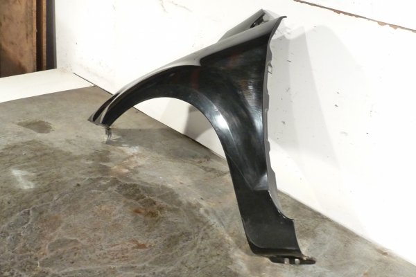 Błotnik przód lewy Ford Focus MK2 Lift 2010 Hatchback 5-drzwi (Kod lakieru: Panther Black)