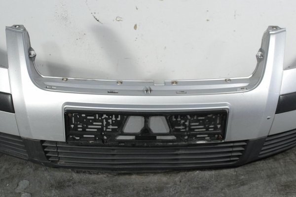 _Zderzak przód VW Passat B5 Lift 2003 (kod lakieru: LA7W)