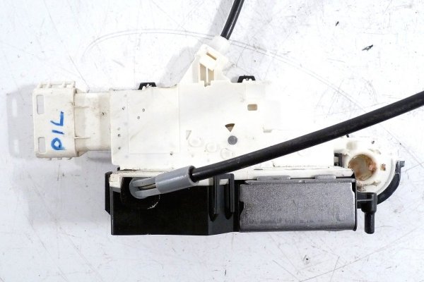 Zamek drzwi przód lewy Citroen C4 2004-2008 Hatchback 5-drzwi (6 pin)