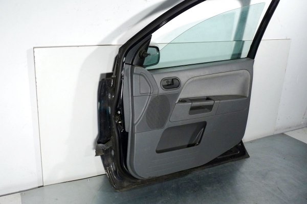_Drzwi przód przednie prawe Ford Fusion 2004  5D