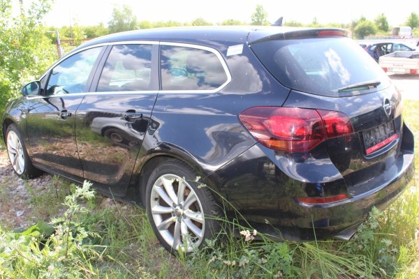 Sanki silnika Opel Astra J 2011 1.4Turbo A14NET Kombi
