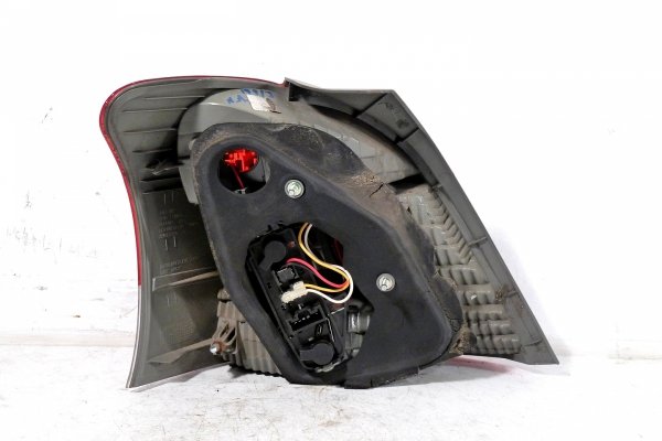 _Lampa tył prawa Toyota Yaris II XP90 2009-2011 Hatchback 5-drzwi 