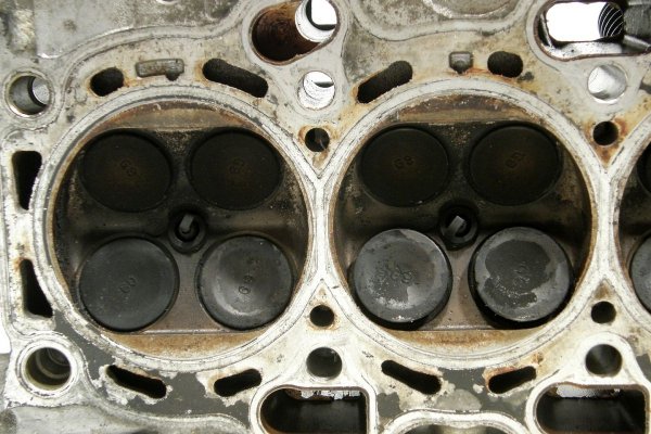 _Głowica Mitsubishi Carisma DA1A 1995-1999 1.6i 16V