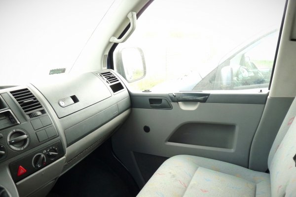 VW Transporter T5 2004 2.5TDI AXD Bus [A]