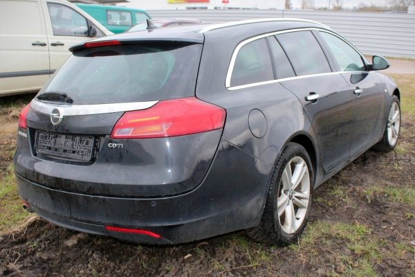 Reflektor prawy Opel Insignia A 2009 2.0CDTI A20DTH Kombi