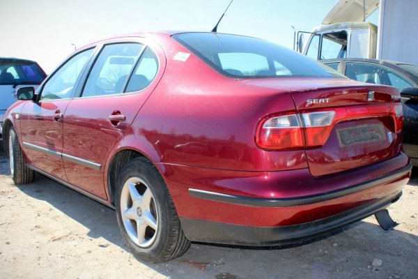 Seat Toledo II 2000 1.6i AKL Sedan [B]