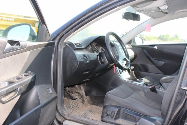 _Podnośnik szyby przód lewy VW Passat B6 2007 Kombi 