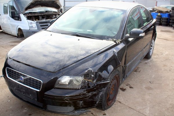 Zwrotnica przód lewa Volvo S40 2006 2.0D D4204T Sedan 