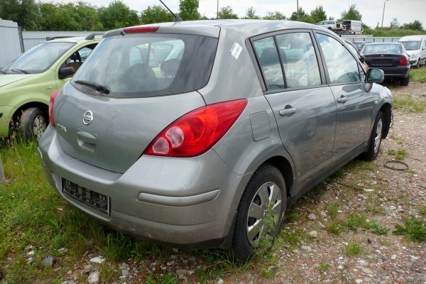 Pas tył Nissan Tiida C11 2008  Hatchback 5-drzwi 
