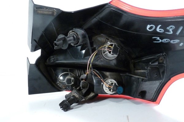 _Lampa tył lewa Ford Focus MK3 Lift 2014-2018 Hatchback 5-drzwi
