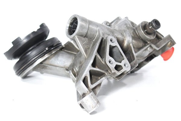 Pompa oleju Audi A8 D2 1994-2002 3.3TDI