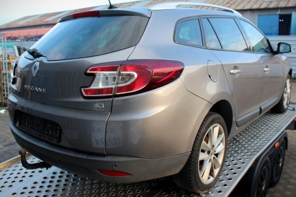 Zwrotnica przód prawa Renault Megane III 2009 1.9DCI F9Q870 Kombi 