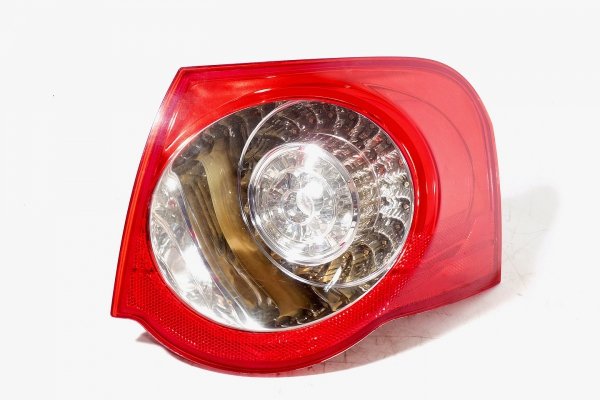 _Lampa tył prawa VW Passat B6 2005 Kombi