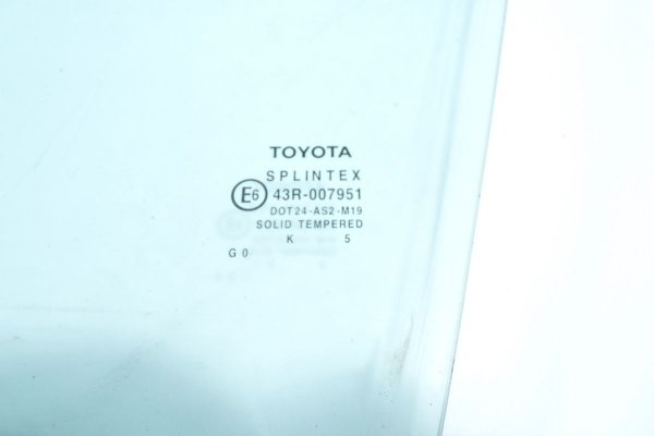 Szyba drzwi przód lewa Toyota Corolla E12 2005 Hatchback 5-drzwi