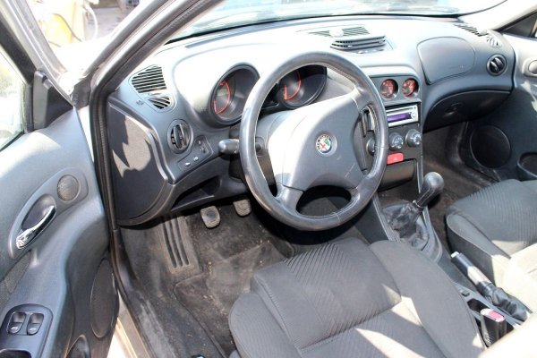 Alfa Romeo 156 1999 1.6i Sedan