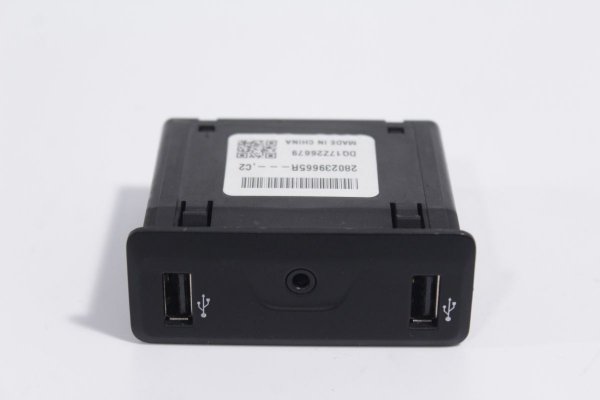 _Gniazdo AUX USB Renault Scenic IV 2018