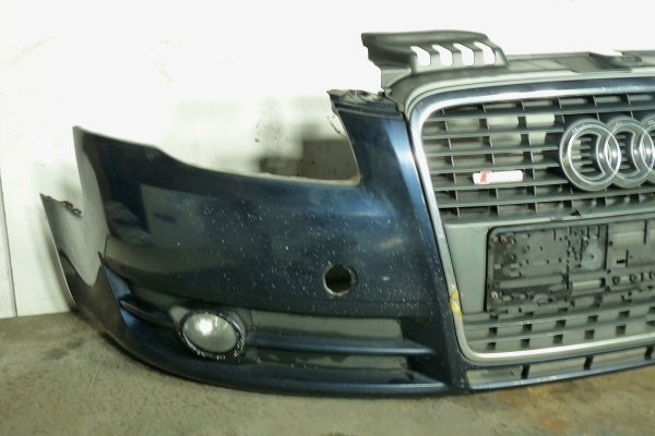 Zderzak przód Audi A4 B7 2006 Kombi (kod lakieru: LZ5A)