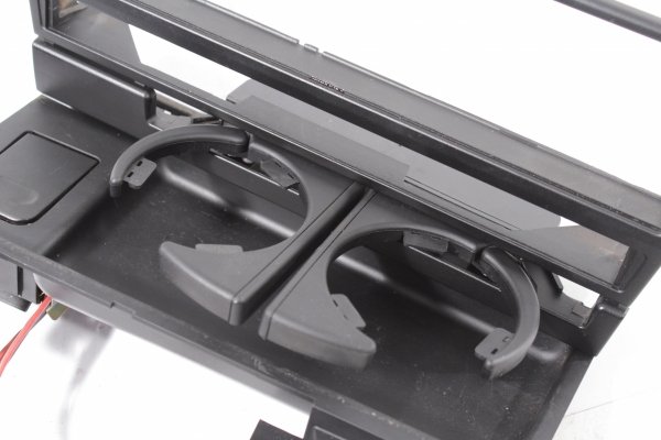 Uchwyt na napoje cup holder zapalniczka ramka BMW 5 E39 2002 Kombi 