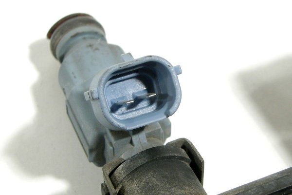 _Listwa wtryskowa Hyundai Trajet FO 1999-2008 2.0i 16V