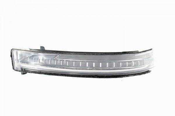 Kierunkowskaz lusterka prawego Nissan Qashqai II J11 2019-2021
