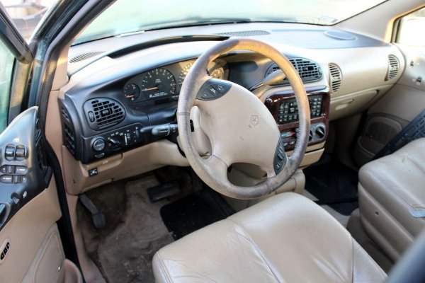 Chrysler Voyager GS 1996 3.3 V6