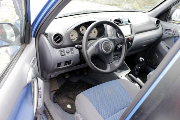 Półoś przód lewa Toyota Rav4 2003 2.0D4D 5D