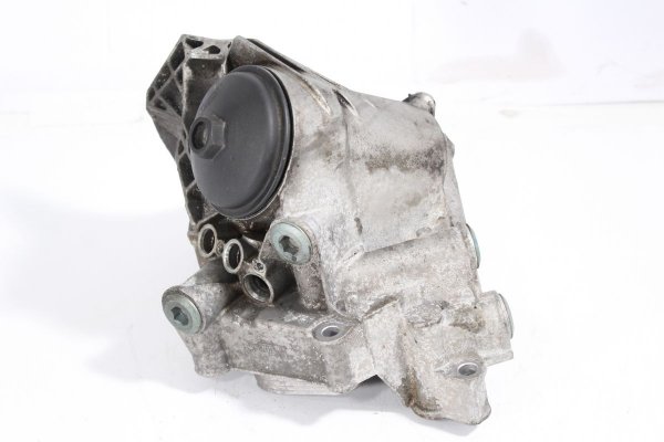 _Podstawa obudowa filtra oleju VW Phaeton GP3 2010-2014 4.2 V8