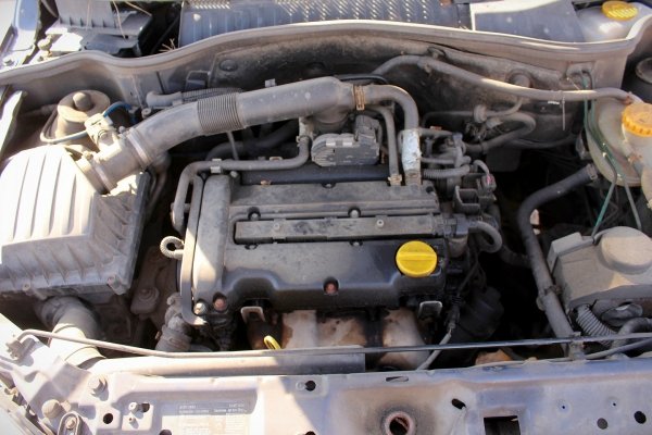 Szyba karoseryjna drzwi przesuwnych prawych Opel Combo C 2010