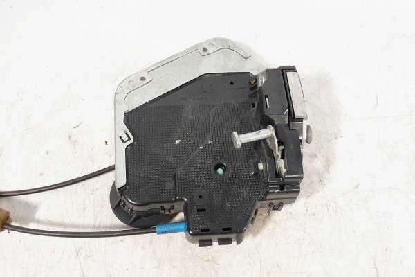 Zamek drzwi tył lewy Toyota Avensis T25 2003-2008 (8pin) + klamka wewnętrzna