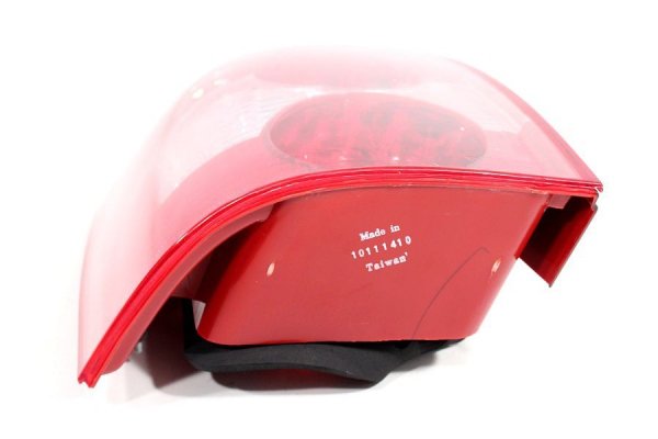 _Lampa tył lewa VW Passat B5 2001-2005 Kombi