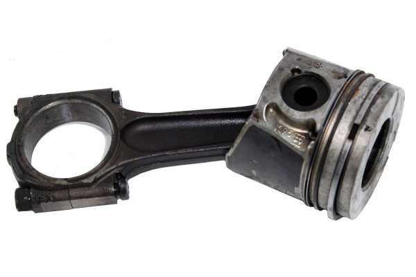 Tłok korbowód Ford Focus MK2 2004-2007 2.0TDCI