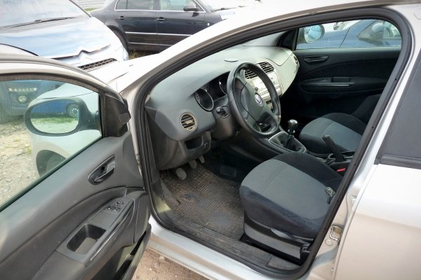 Fiat Bravo II 2007 1.9JTD 192A8000 Hatchback 5-drzwi [B]