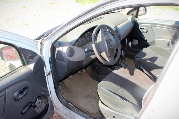 Szyba drzwi przód lewa Dacia Sandero 2009 1.4i K7J710 Hatchback 5-drzwi