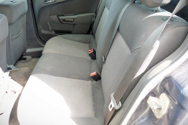 Zderzak tył Opel Astra H 2010 Kombi (kod lakieru: GBI)