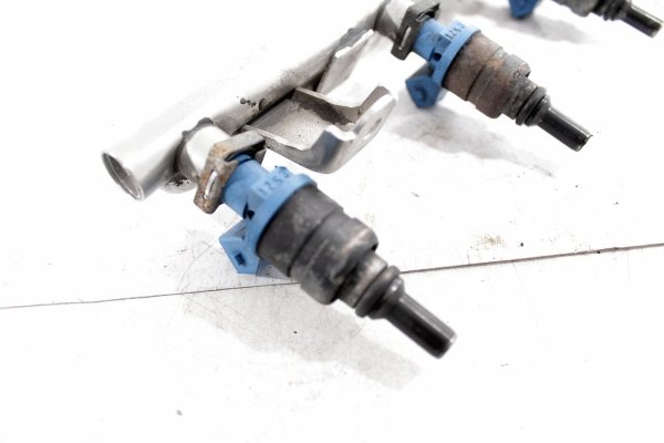 Listwa wtryskowa VW Passat B5 1999 1.8i 20V AGR 