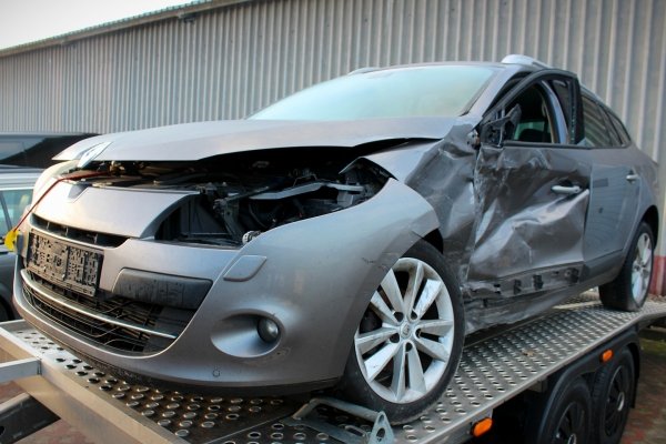 Zderzak przód (xenon) Renault Megane III 2009  (2008-2012) Kombi (TEKNG)