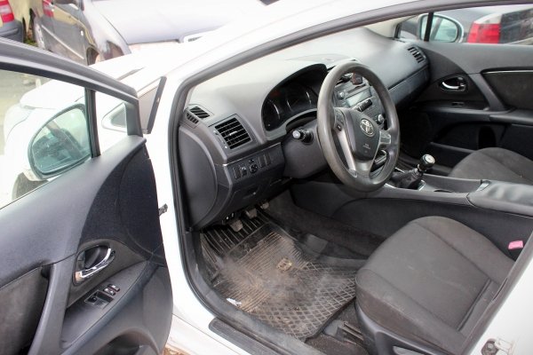 Szyba trójkątna tył lewa Toyota Avensis T27 2009 Sedan