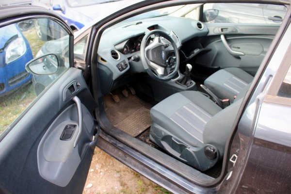 Pas przód Ford Fiesta MK7 2009 1.4i Hatchback 3-drzwi