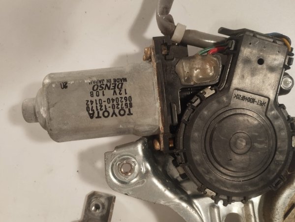 Podnośnik przód lewy Toyota Corolla E11 Liftback Lift 2001 5-pin