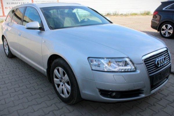 Pas tył Audi A6 C6 2005 Kombi 