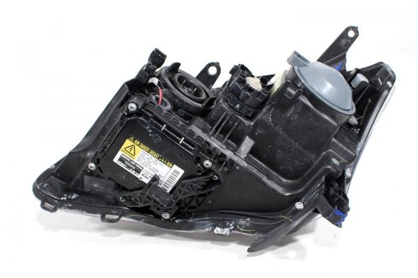 _Reflektor prawy Toyota Avensis T25 Lift 2006-2008 (xenon)