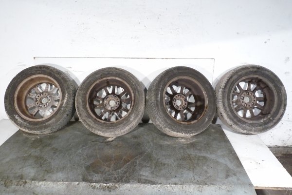 Komplet felgi felga aluminiowa R16 5x120 BMW 5 530 E39 2002 Kombi 